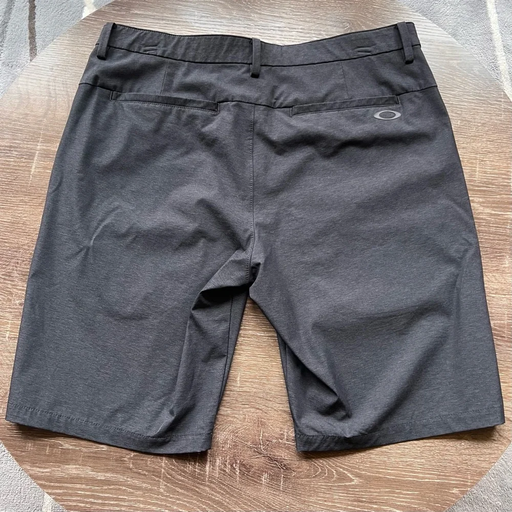 Oakley Men's Dark Grey Pro Lite Golf Shorts - Sz 34